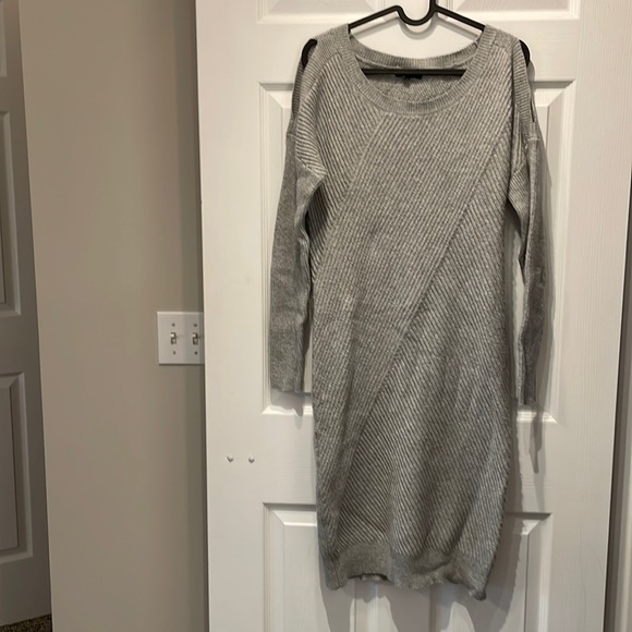 RW&CO grey sweater dress with “cold shoulder” details and bias knit - Picture 1 of 3
